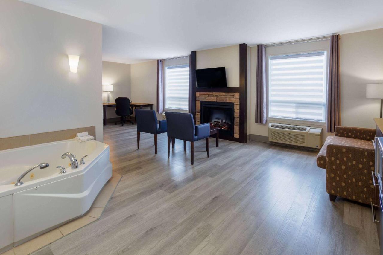 Super 8 By Wyndham Québec Kültér fotó