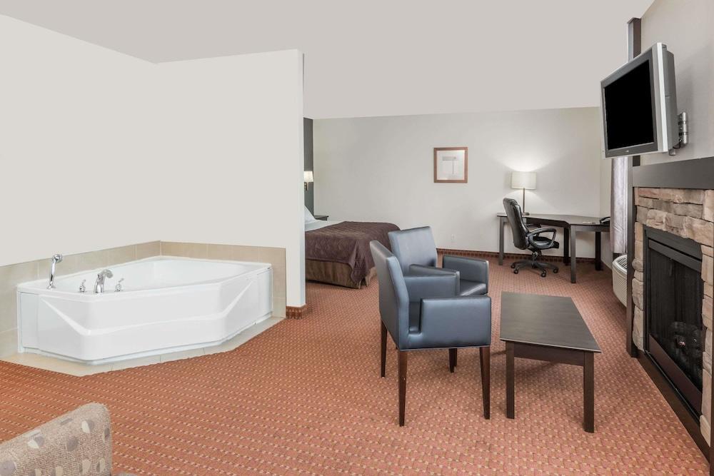 Super 8 By Wyndham Québec Kültér fotó