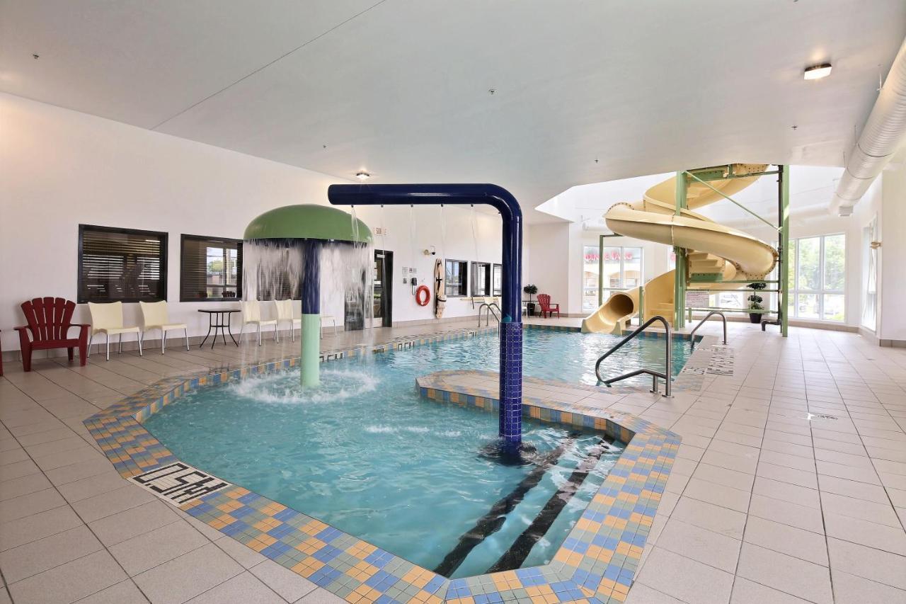 Super 8 By Wyndham Québec Kültér fotó